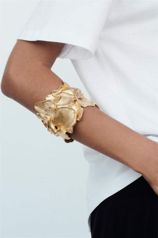 Metallic Textured Flowers Bracelet